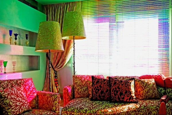 غرفة المعيشة الستائر الملونة