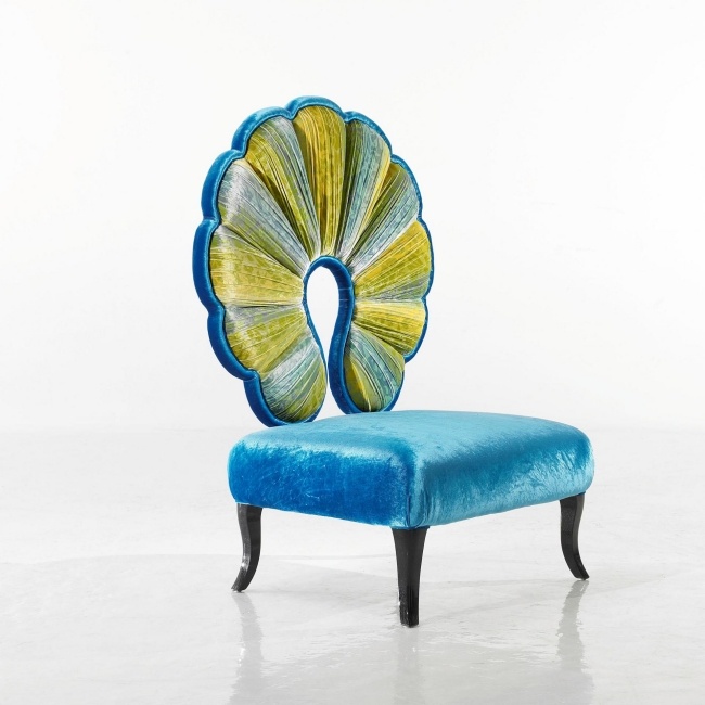 تصميم كرسي مثير للاهتمام - مزيج ألوان لوتس سيسيس والأزرق والأصفر