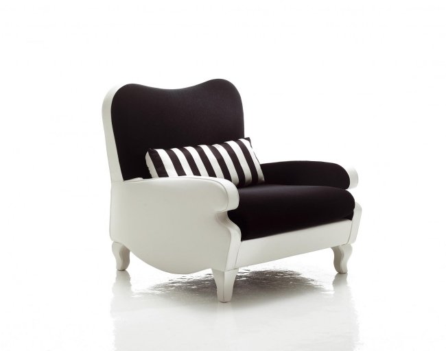 استرخ على كرسي بذراعين - أسود وأبيض - Anastase Sicis series The Next art