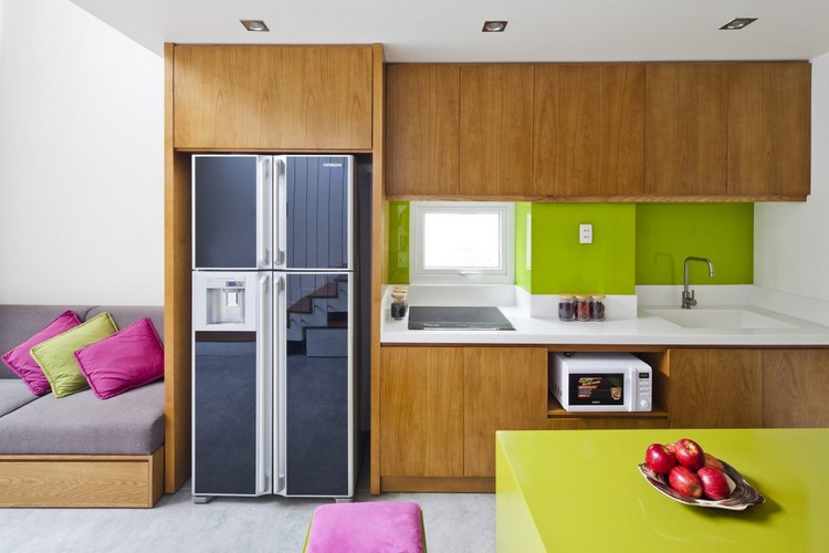 لهجات اللون في المطبخ الداخلي - أخضر - مطبخ - مرآة - أخضر - بنفسجي - تجمع بين الأثاث