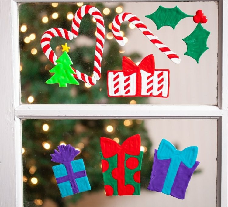 أفكار لصور النوافذ لعيد الميلاد - هدايا وعصي حلوى مصنوعة من دهانات النوافذ