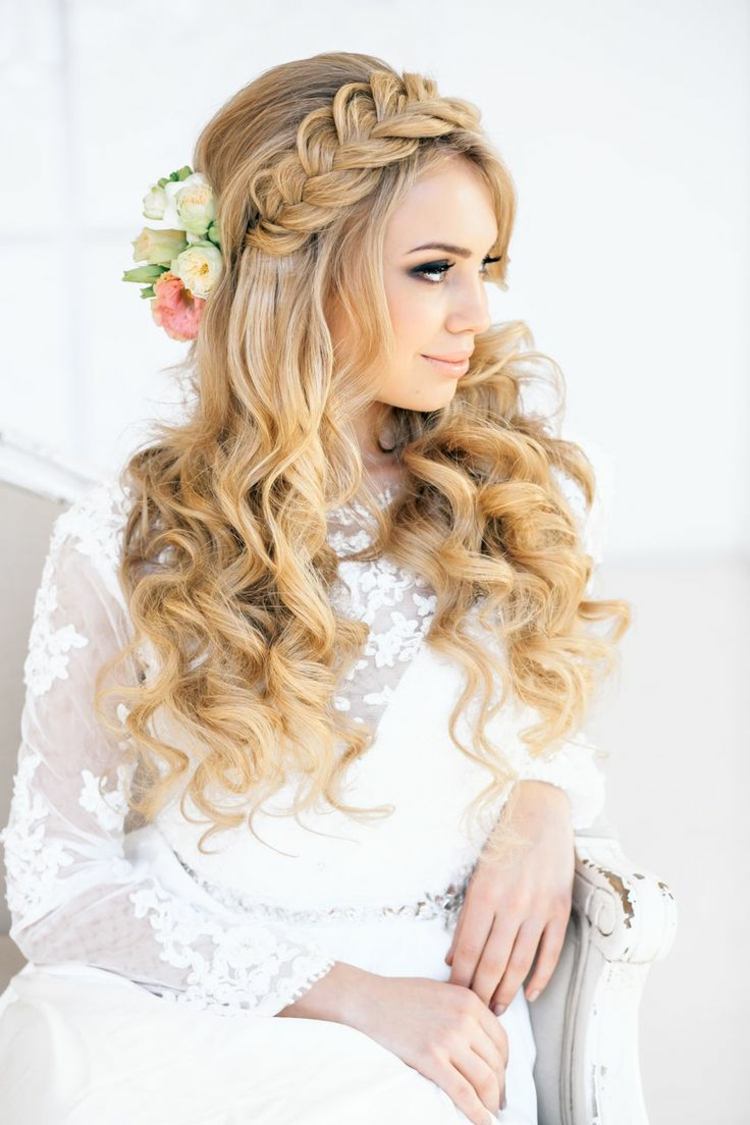 تصفيفة الشعر لعرس الجديل الورود فستان الزفاف الأبيض