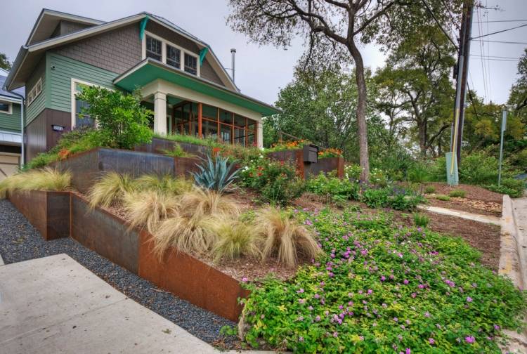 تصميم حديقة - منحدر - الاحتفاظ بالجدار - غطاء أرضي صلب - كورتن - عشب زينة