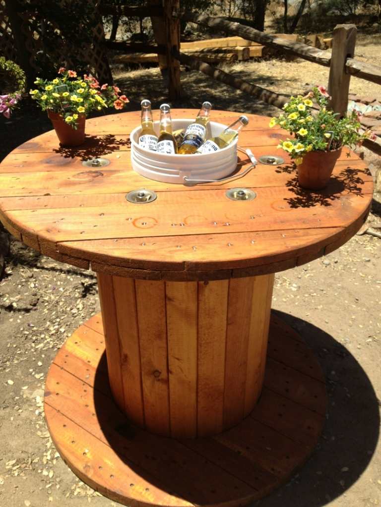 طاولة خشبية حديقة طبل فكرة أواني الزهور دلو الجليد