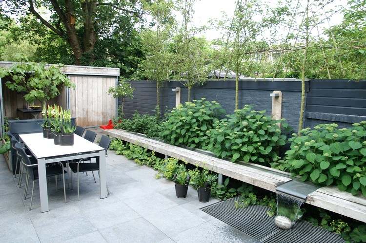 أفكار تصميم لحدائق التخصيص حديقة صغيرة - شرفة - ميزة مائية - جرغويل - خرساني - بلاطة أرضية