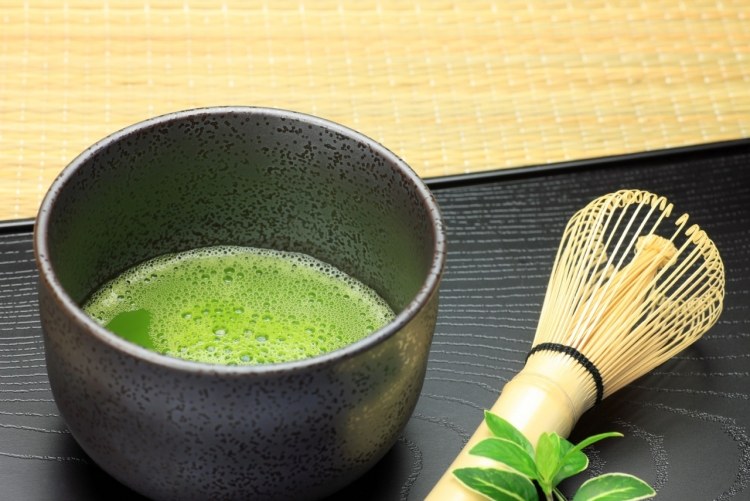 طريقة تحضير شاي الماتشا الخضراء اليابانية
