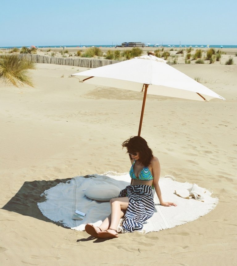 منشفة الشاطئ-إكس إكس إل-كبيرة-بيضاء-شمسية-الشمس-أورالوب-حمامات الشمس-وسادة-الاسترخاء-الراحة