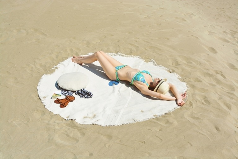 منشفة الشاطئ-xxl-large-white-round-sun-sand-woman-عطلة-قش-الاسترخاء