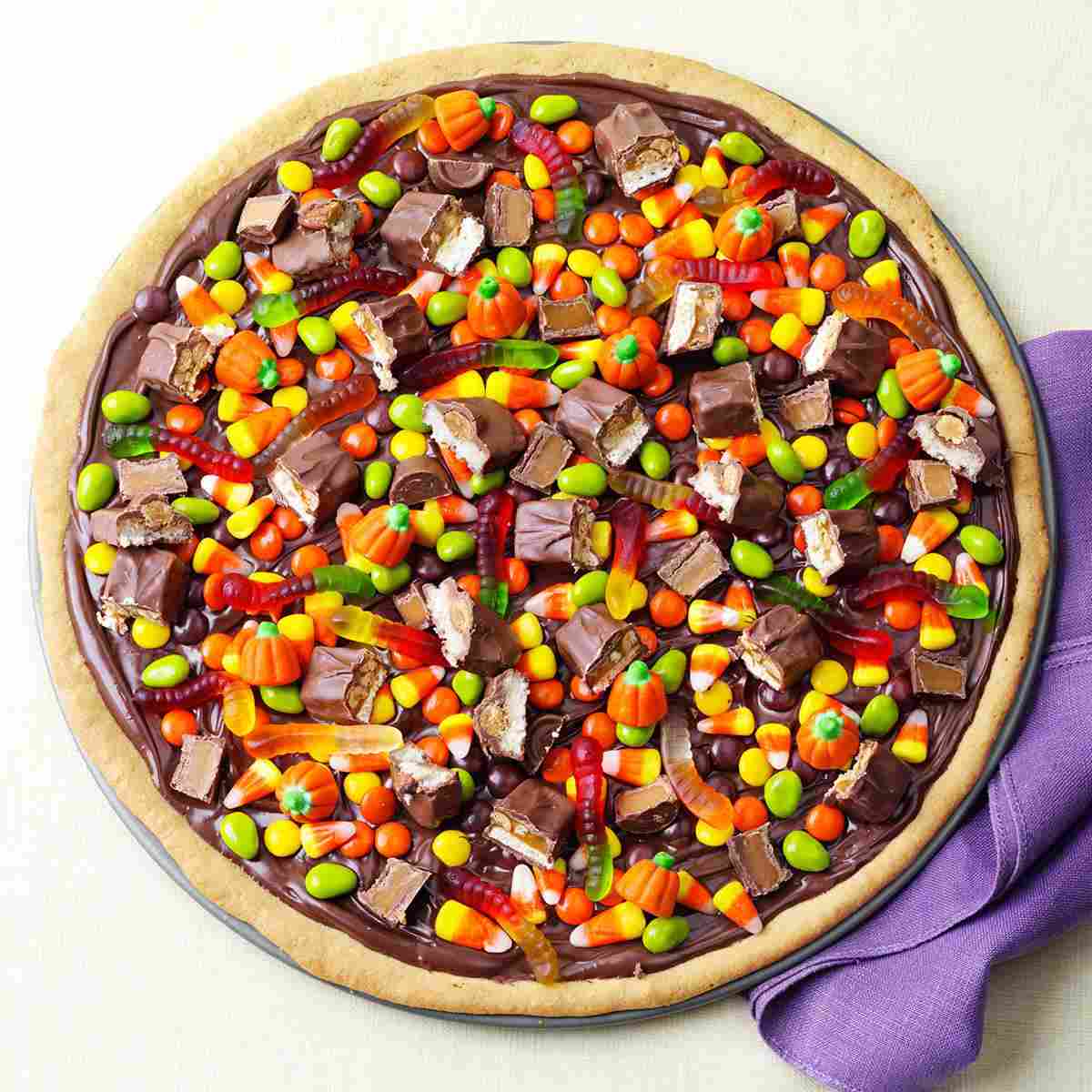 بيتزا حلوة لحفلة الأطفال في عيد الهالوين أو كفكرة حلوى