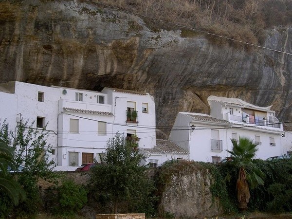 سيتينيل دي لاس بوديغاس-إسبانيا منازل-في الصخر