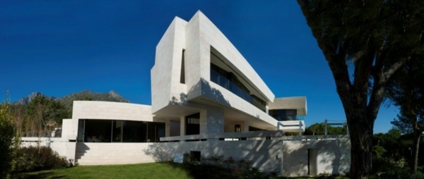بيت العائلة اسبانيا العمارة الحديثة