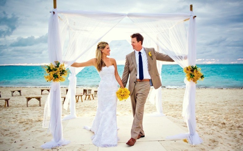 حفلات الزفاف ، أفكار الشاطئ ، الزهور ، صور الزفاف للزوجين