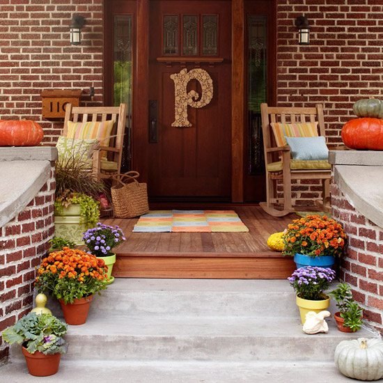 مدخل المنزل - للخريف - تزيين مع نحت الزهور - القرع