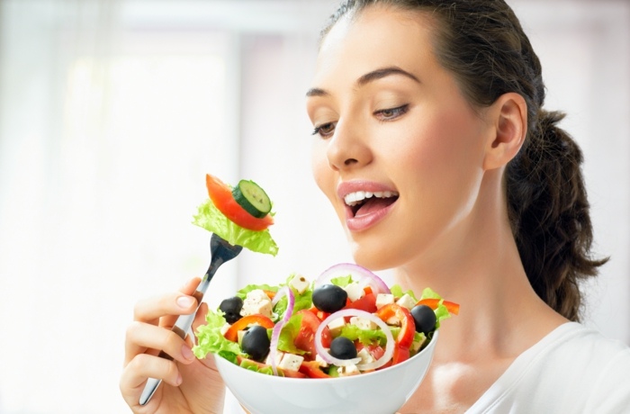 سلطة التغذية نصائح صحية تناول فيتامينات البصل