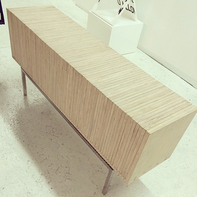 طاولة جانبية - خشب طبيعي