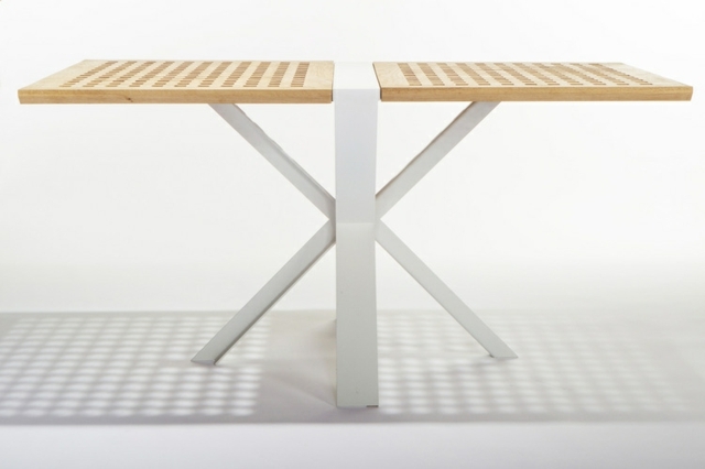 مفهوم الأثاث طاولة حديقة خشب البلوط تفاصيل بيضاء