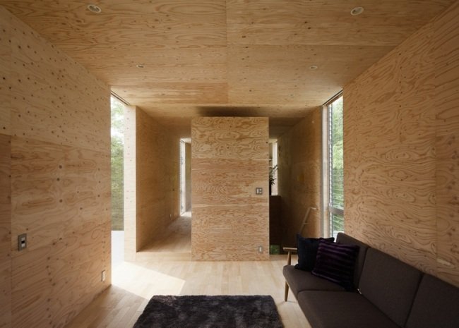التصميم الداخلي للمنزل من الخشب الرقائقي في غابة اليابان UID
