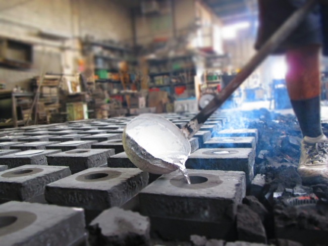 صب الالومنيوم لتصنيع الهياكل المعدنية