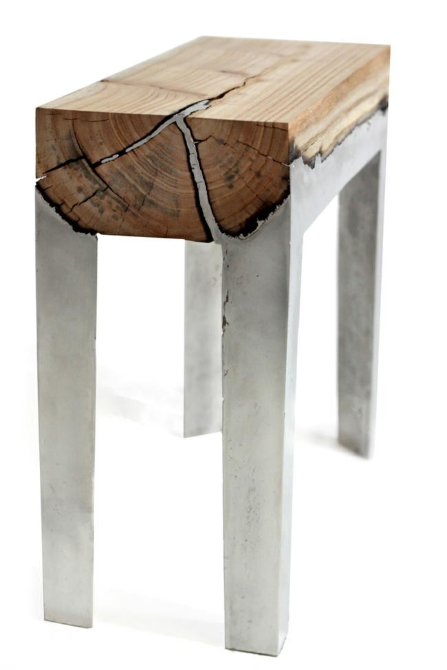 طاولة خشبية مع اطار معدني جذع الشجرة بتصميم حديث