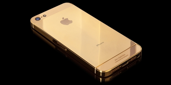 يتميز iPhone5s بتصميم عصري لهدية ذهبية اللون - عيد الميلاد 2013