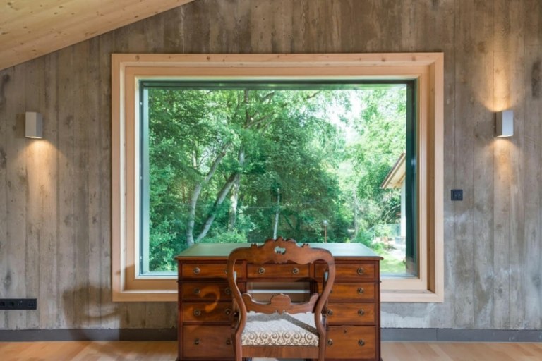 نوافذ خشبية داخلية من الخرسانة لمحات كبيرة من خشب تقليد مكتب عتيق