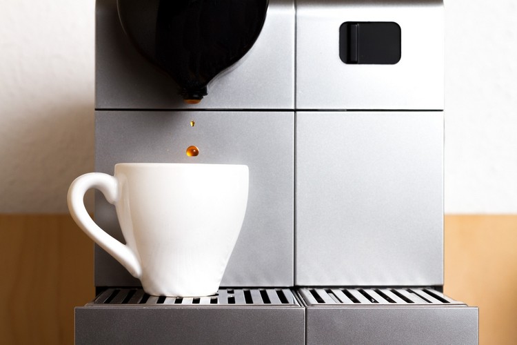 نظرة عامة على أنواع آلات القهوة آلة صنع القهوة الأوتوماتيكية بالكامل