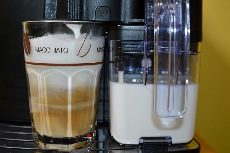 أنواع ماكينات القهوة نصائح لاتيه ماكياتو أوتوماتيكية بالكامل
