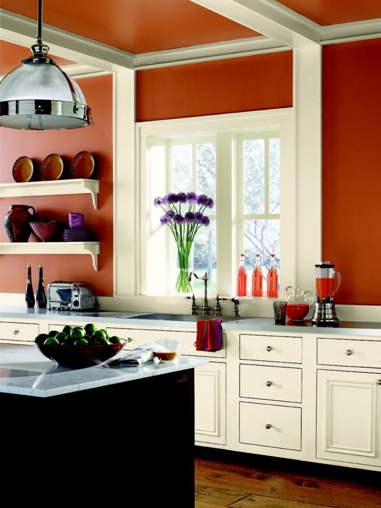مطبخ-حائط-تصميم-افكار-برتقالي-غامق-كريم-ابيض-دولاب