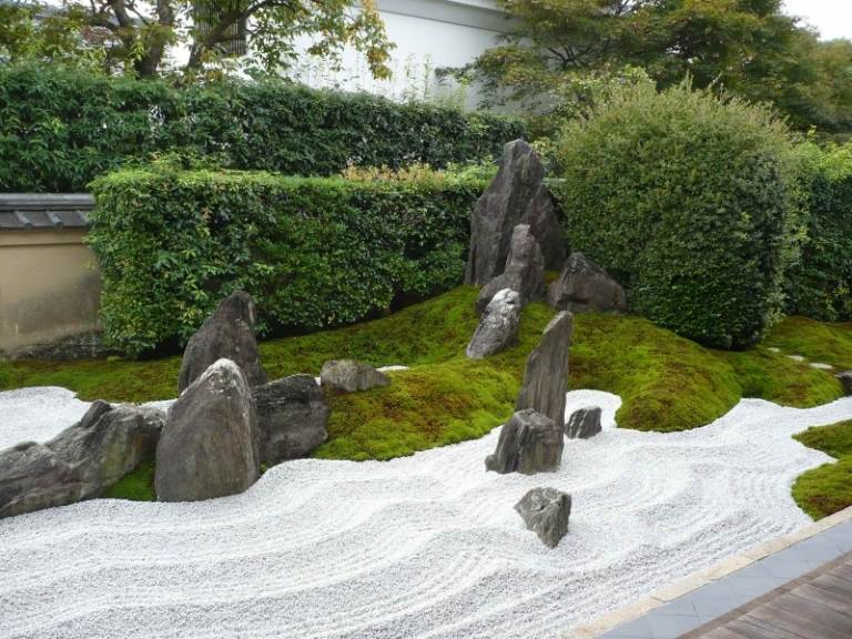إنشاء-حديقة-حصى-تصميم-حديقة-يابانية