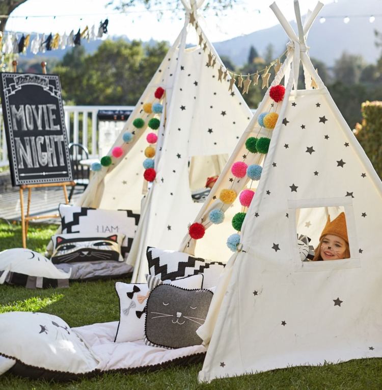 خيمة الأطفال في الحديقة الهنود يلعبون مشاريع DIY