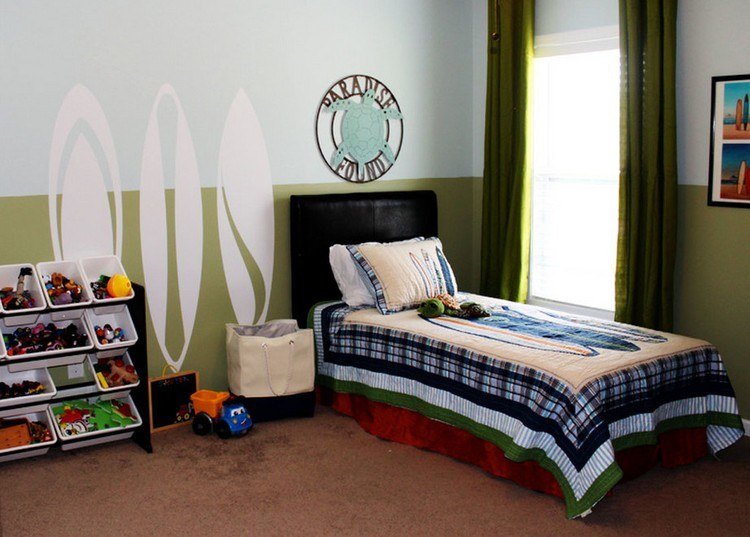 أفكار تزيين غرفة الأطفال-شعار-تصفح-جدار-تصميم-أخضر-فاتح-أزرق-أبيض-نمط لوح التزلج