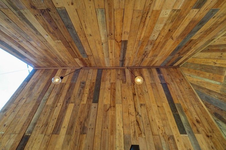 سقف الجملون الخشبي الصغير سقف الإضاءة الداخلية للسقف