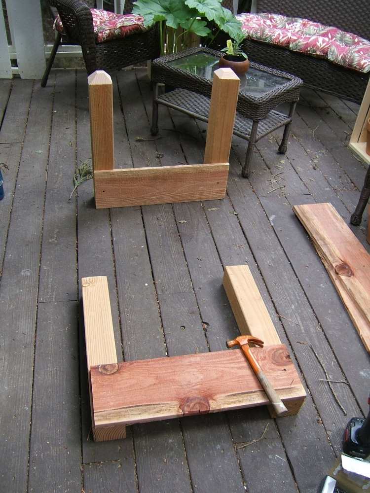 قم بإنشاء-الخاصة بك-ببناء-عشب-سرير-تعليمات-مطرقة-خشب-مواد-حرفة