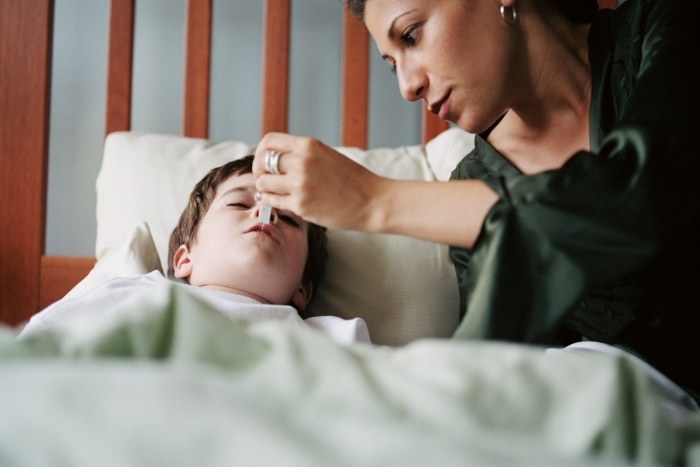 أعراض الانفلونزا المعدية المعوية عند الأطفال ومخاطرها