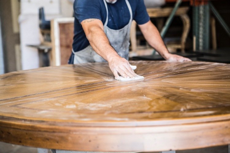 طاولة خشب صلبة - سطح مستدير - صنفرة