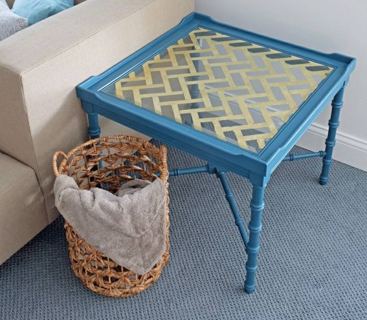 طاولة جانبية باللون الأزرق لغرفة المعيشة بنمط زجاجي وذهبي