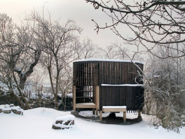 مبنى خشبي حديقة المناظر الطبيعية الشتوية