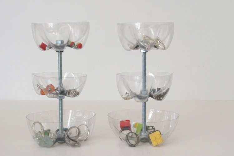 اصنع أشياء صغيرة من الزجاجات البلاستيكية