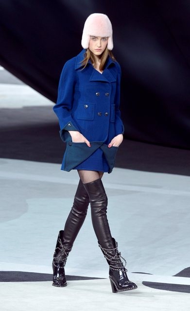 أزياء شانيل معطف شتوي الكوبالت الأزرق ألوان الموضة لخريف وشتاء 2013