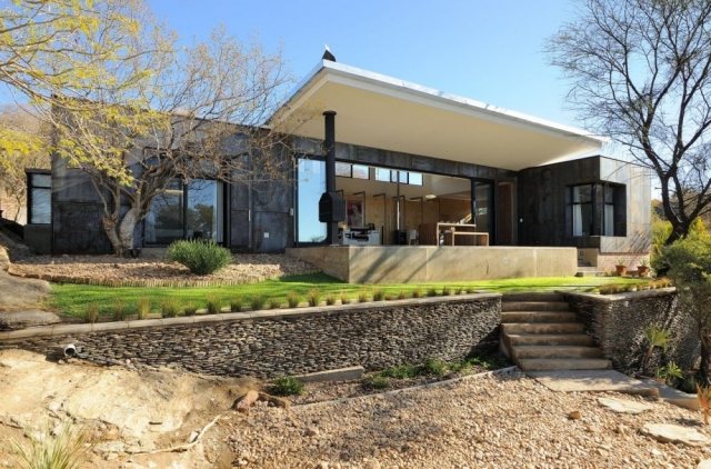 بيت مودرن - ناميبيا - جميل - حديقة - مرج