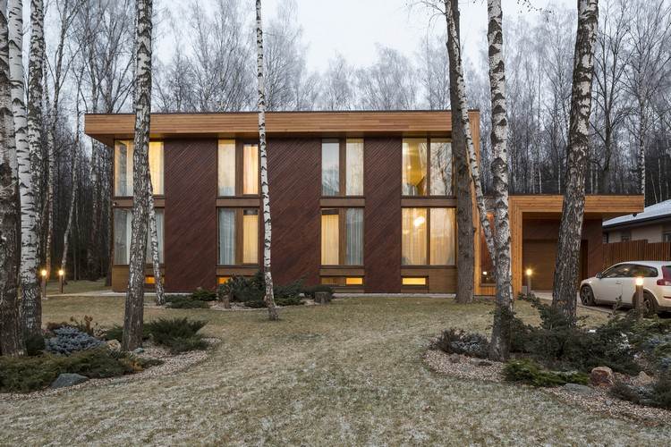 واجهة منزل خشبية حديثة من خشب الصنوبر ألكسندر تشيدكوف