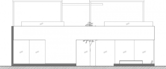 الجانب الخلفي المقطع العرضي من تصميم منزل سكني سيتا كازا مع شرفة على السطح
