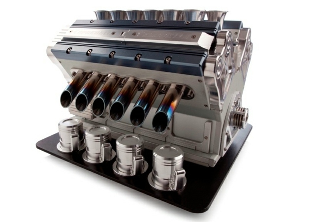 ماكينة صنع القهوة بستة فناجين بتصميم مستوحى من الفورمولا 1 بشكل أنيق وأصلي