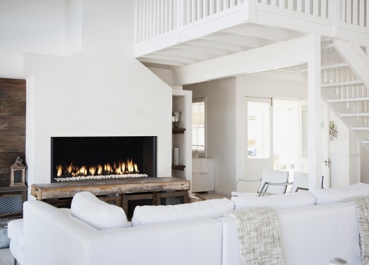 مدفأة مفتوحة - بيضاء - خشب - أريكة - سلالم - تصميم اسكندنافي - حديث