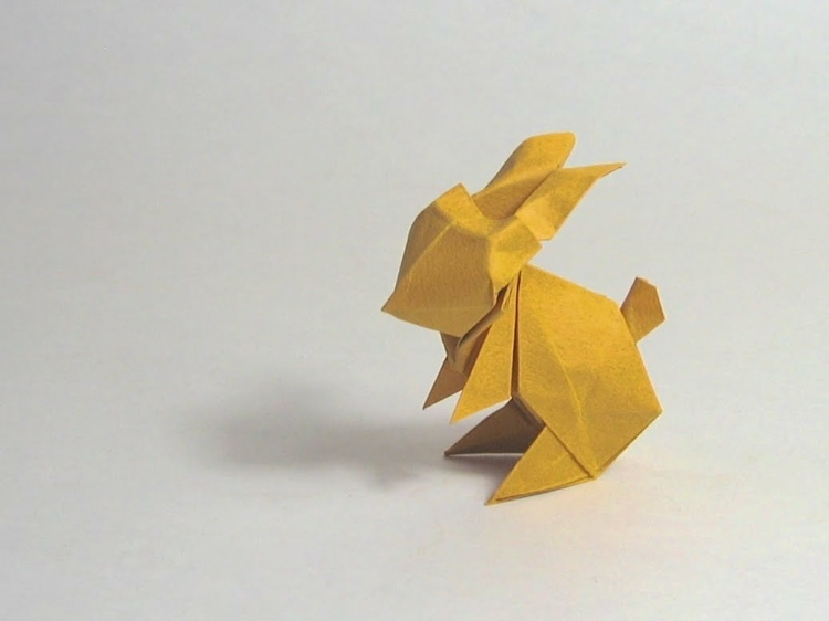 اوريغامي الأرنب يجلس الذيل فكرة التصميم اللون الأصفر
