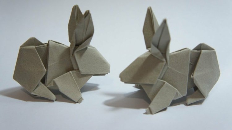 اوريغامي أرنب تصميم رمادي تكمن الساقين الأذنين