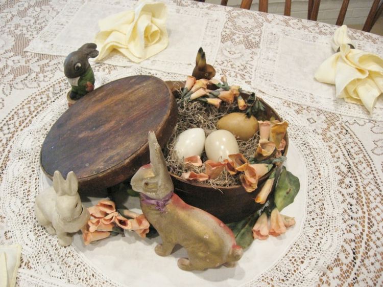 صندوق حنين مصنوع من الخشب والأرانب والبيض