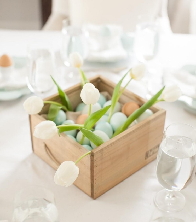 عيد الفصح-بيض-تصميم-أفكار-تزيين-طاولة-بساط-خشبي-صندوق-موس-باستيل-ألوان