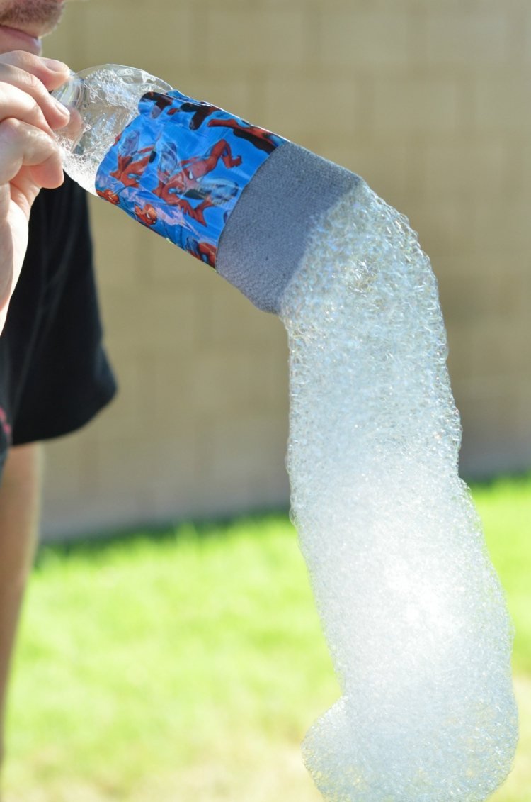 DIY جورب البلاستيك زجاجة الصابون الأفعى في الهواء الطلق ألعاب للأطفال