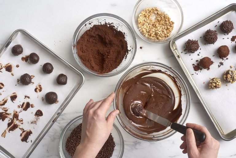 اصنع الشوكولاتة الخاصة بك وصفة حلوى الشوكولاتة تذوب كوفيرتور